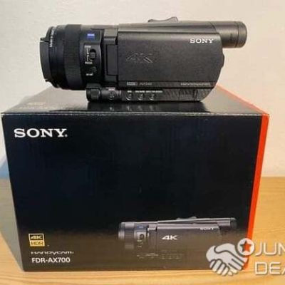 Camera Sony FDR-AX700